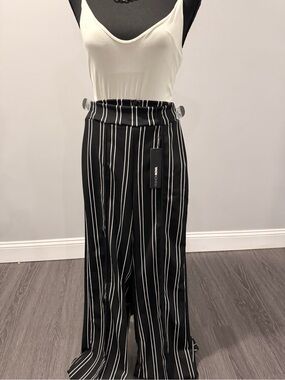 Black & White Vertical Stripe Wide-Leg pantS
